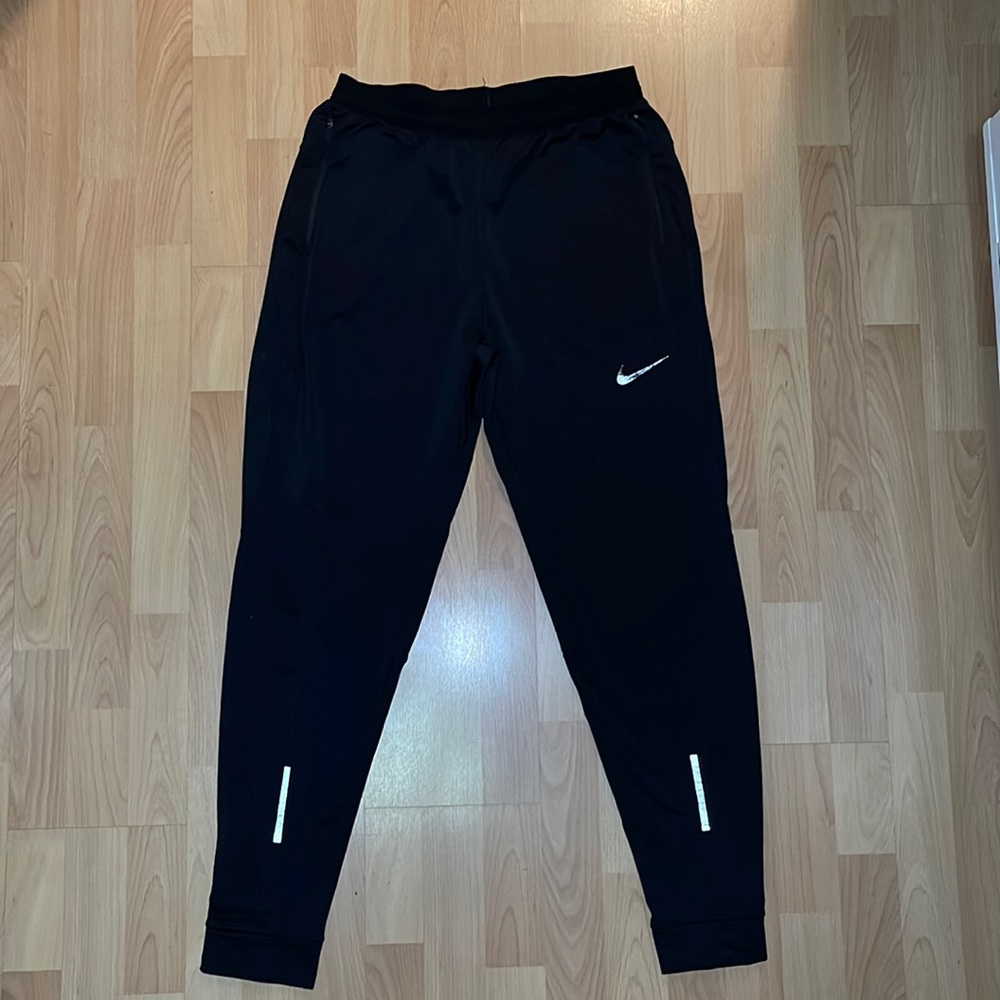 Nike Dri-Fit Joggers (1)